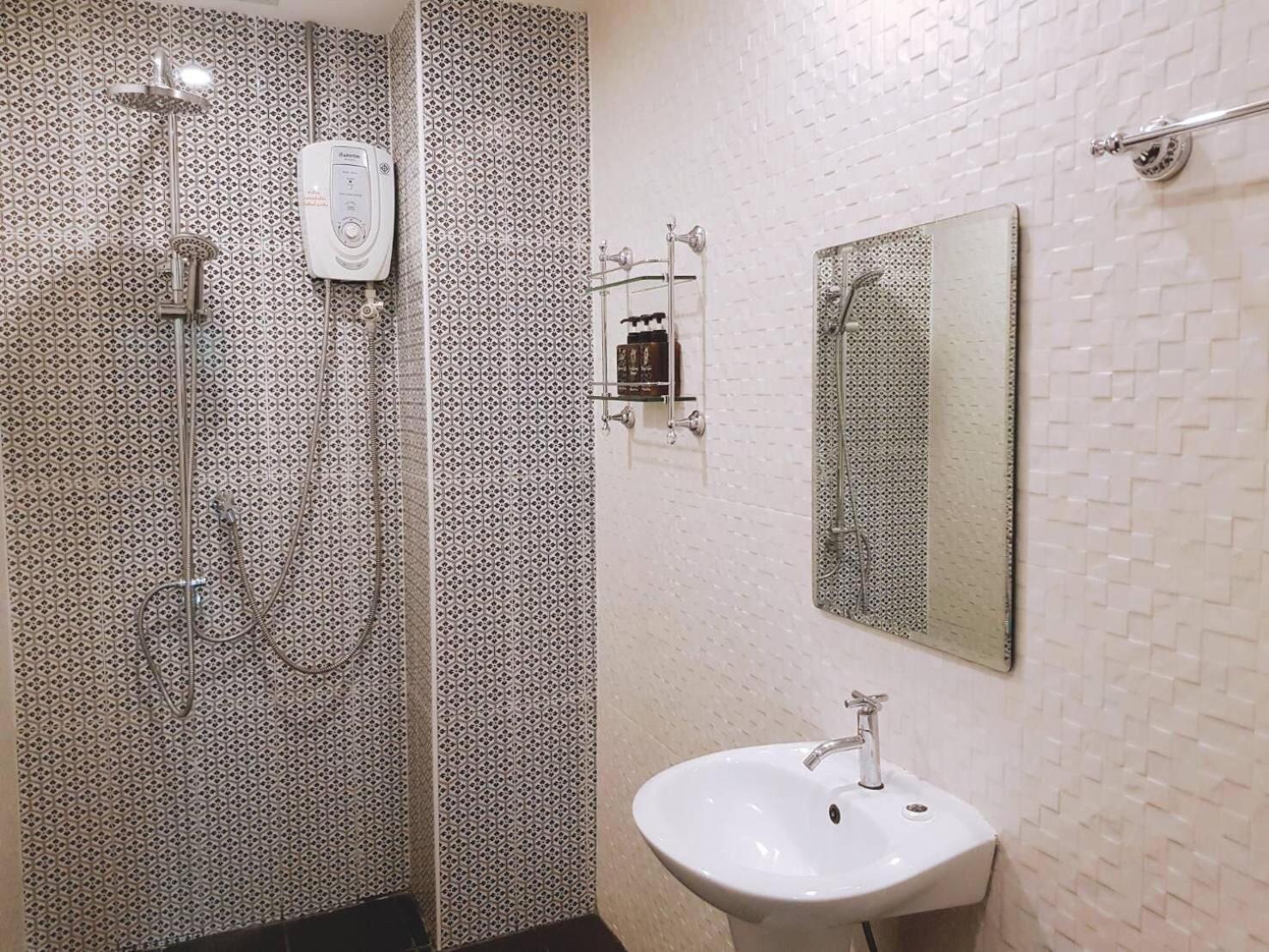 Villa San Pee Seua - SHA extra plus Chiang Mai Habitación foto